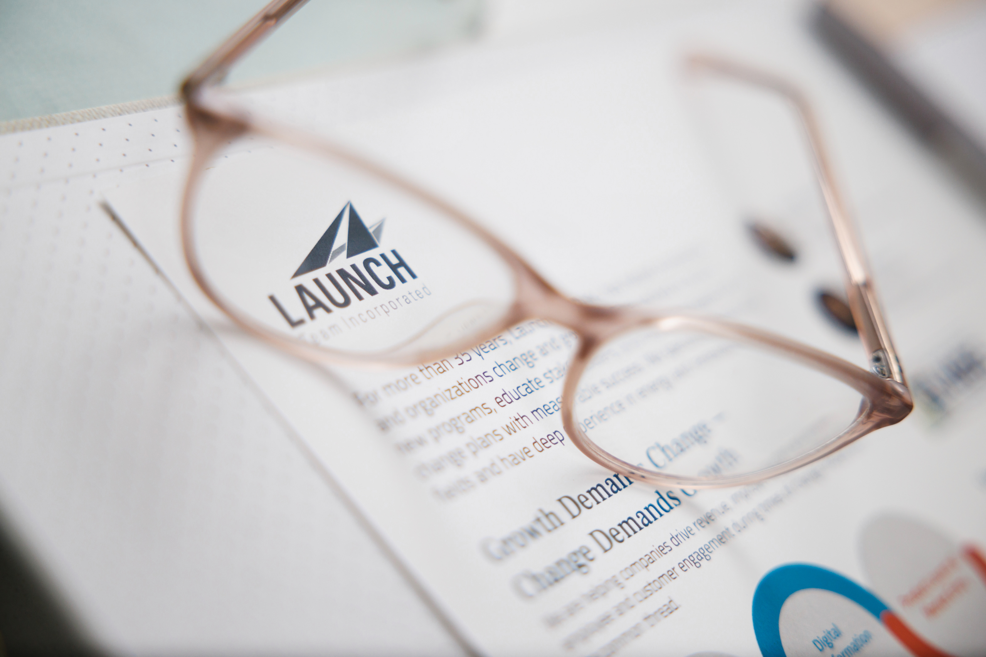Building Your Marketing Team: When to Choose a B2B Marketing Agency